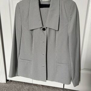 Amanda Smith petites woman’s blazer size 14p with matching pants 10p EUC